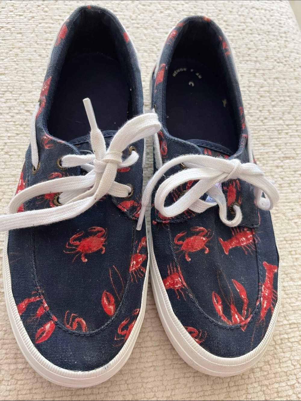 Sperry Navy Canvas Boat Shoes with Red Crab & Lobster Print size 7
